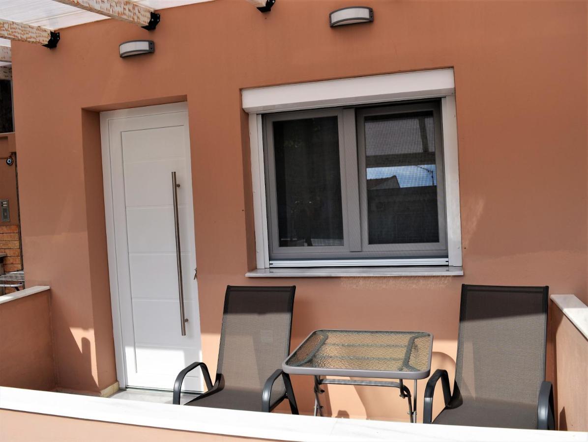 Ioni Rooms Potos Exterior photo